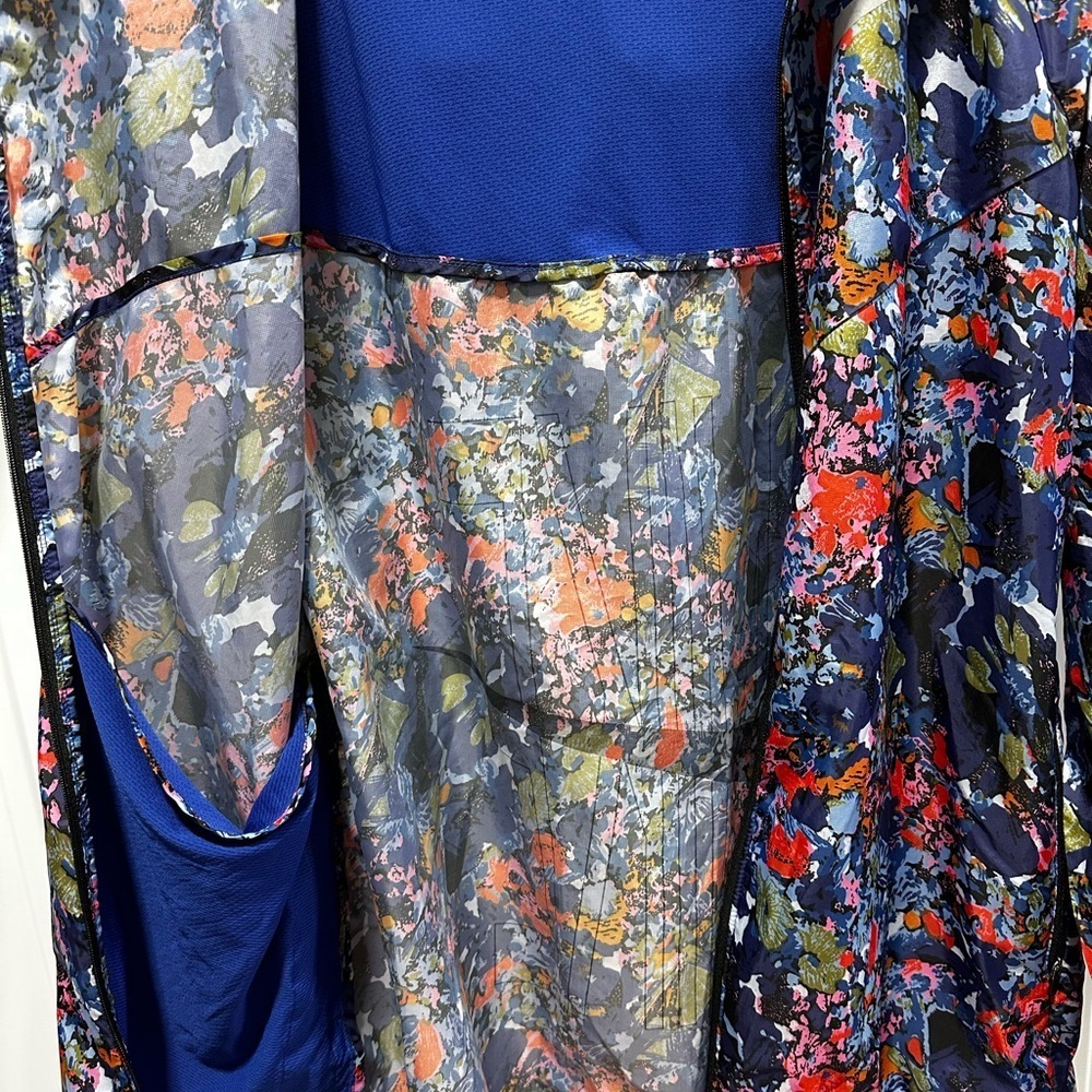Like New Rare Find Nike Floral Print Windbreaker Jacket - Picture 8 of 8